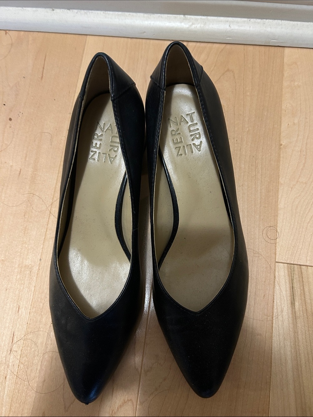 Naturalizer Black Pointed Toe Pumps